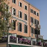 Riviera Hotel