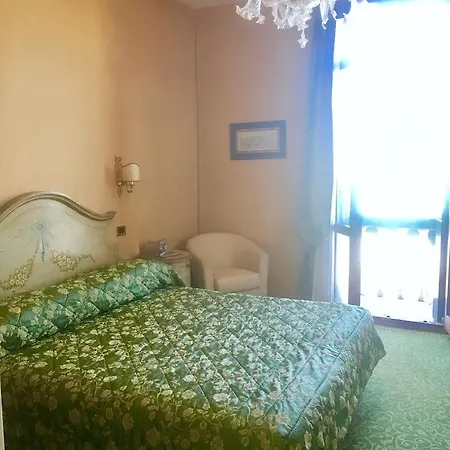 Riviera Hotel